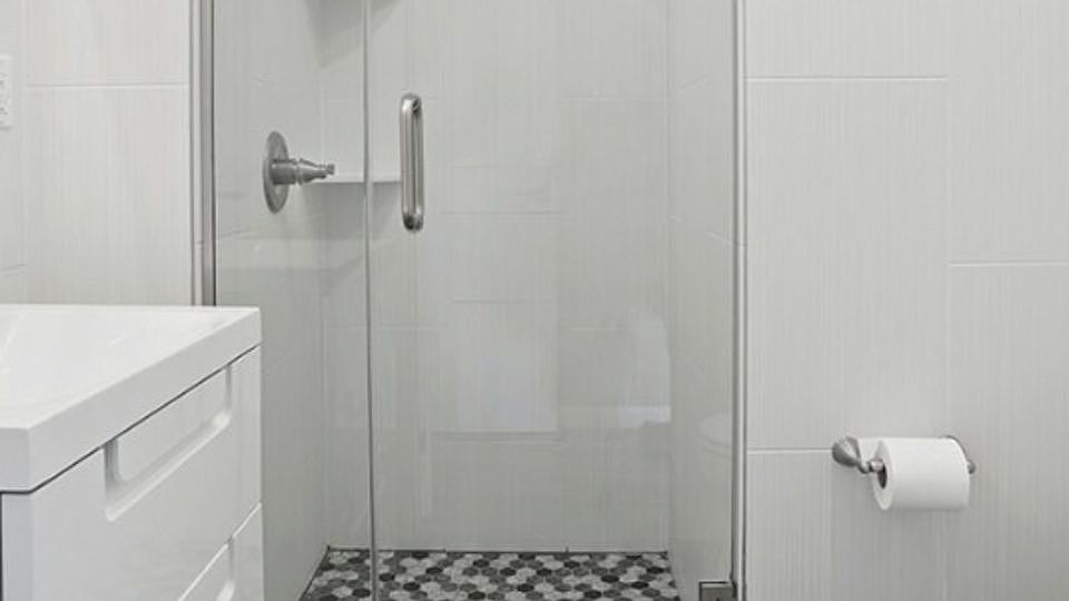 2nd image of 1575 Dekalb Ave APT 2R