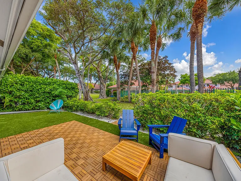 4117 W Palm Aire Dr #B2 — Photo 19