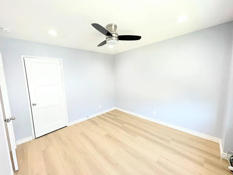 120 Bennett Ave #9 — Photo 9