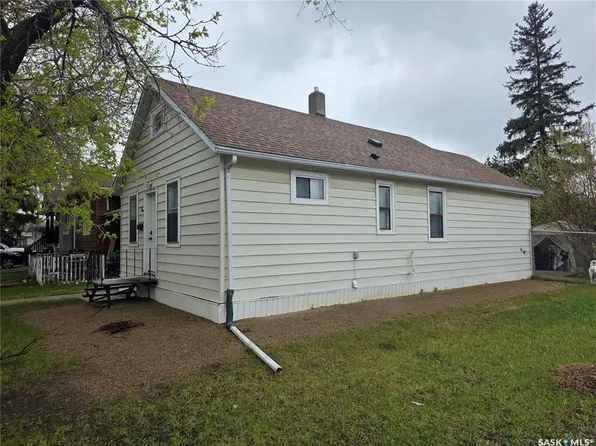 300 Smith STREET, Regina, SK S4R 2K9