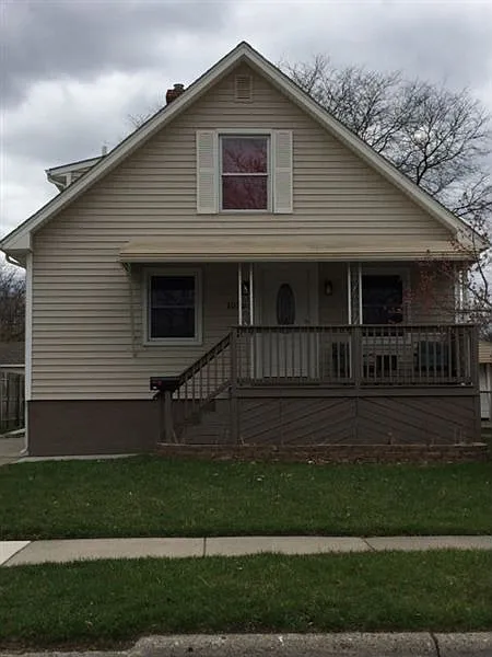 1022 S Wilson Ave photo 1