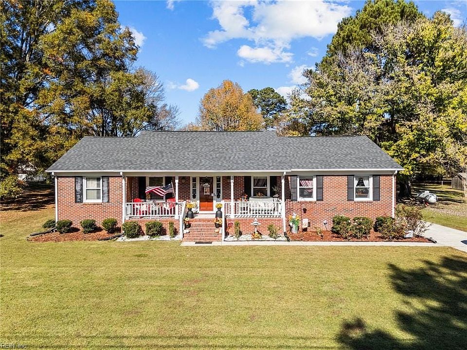 1st image of 224 Carrie Dr