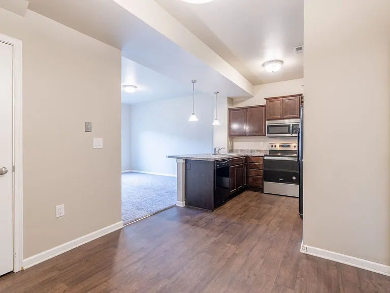 6909 Daniel Defoe Dr — Photo 30