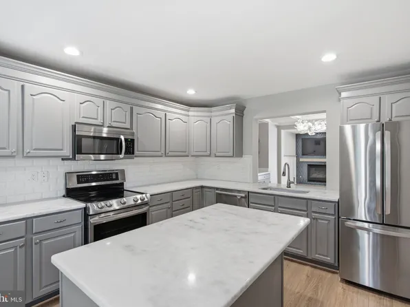 12087 Edgemere Cir, Reston, VA 20190