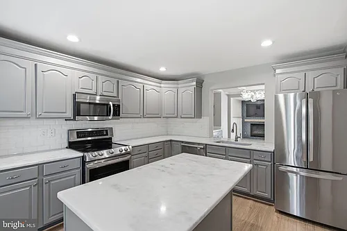 12087 Edgemere Cir Photo 1