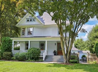 76 Oak St, New Canaan, CT 06840