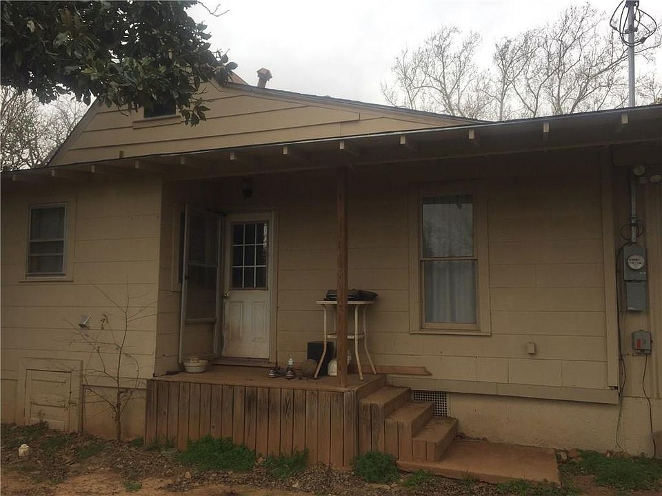 2nd image of 711 Grove St
