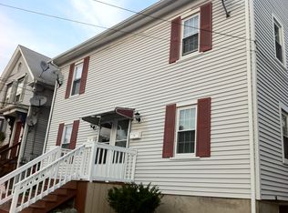 73 Beech St, Lowell, MA 01850