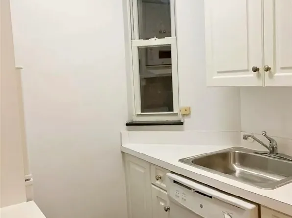 426 East 81st Street image 2 of 3