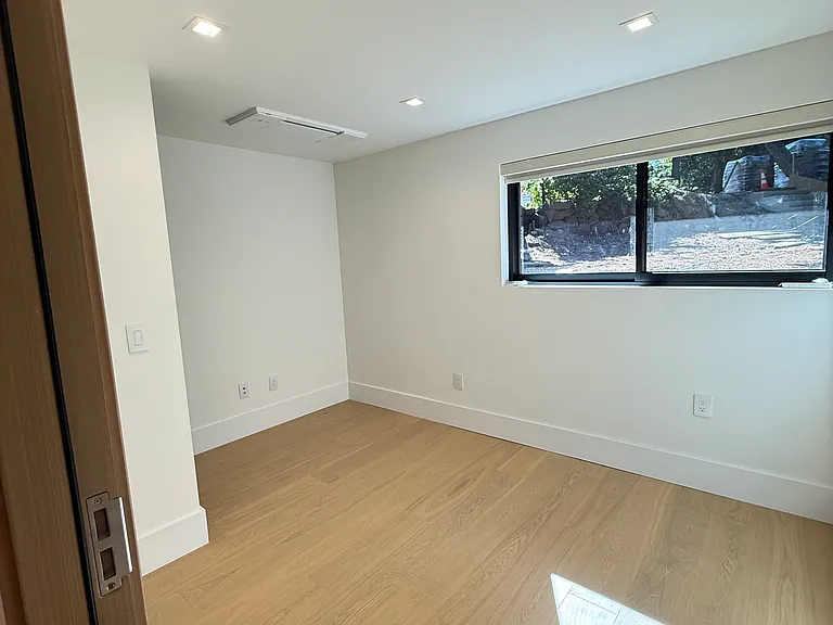 12816 Holiday Dr NE #A — Photo 7