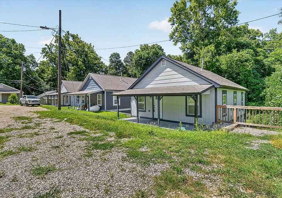 415 Spring Ct