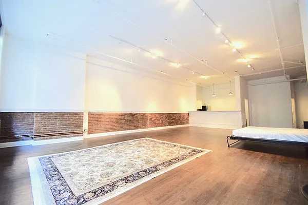 Rented by Sovereign Associates | media 14