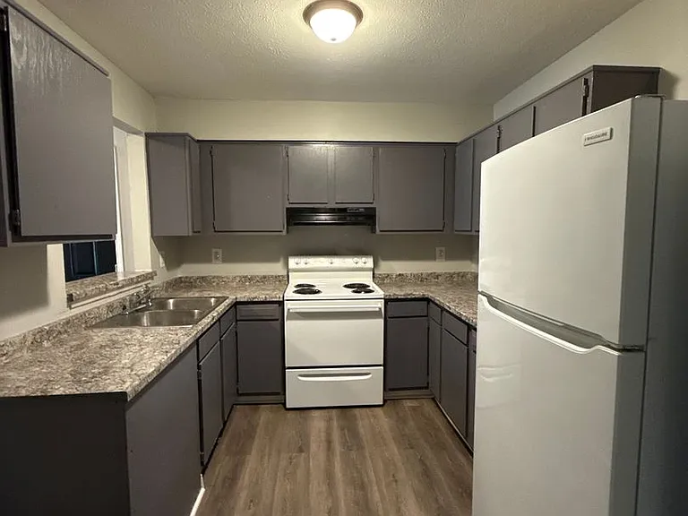 2708 Greenwood Ave — Photo 16