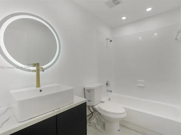 8041 NW 41st Ct, Fort Lauderdale, FL 33351