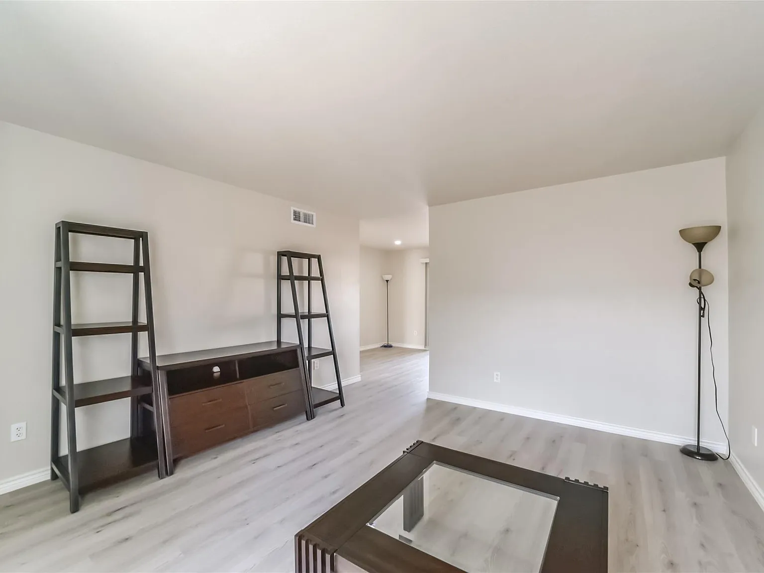 2 bed, 2.0 bath, 1078 sqft, $1,345 — Photo 2