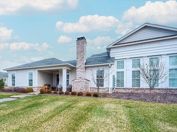 2nd image of 117 Lake Point Dr