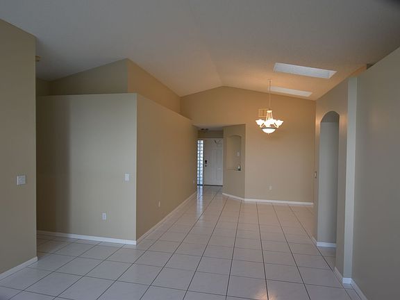3rd image of 770 NW 166th Ave