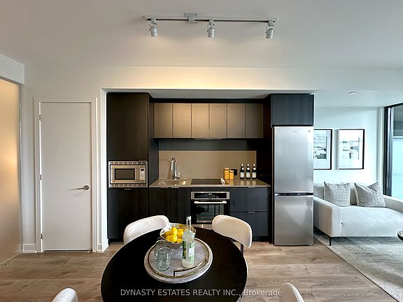 4th image of 3009 Novar Rd #226