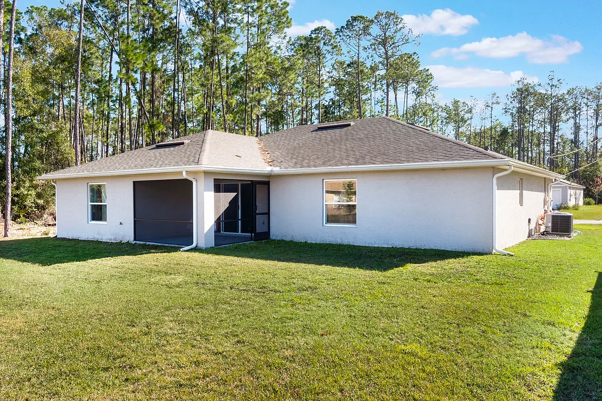 Building Photo - 15 Raeland Ln