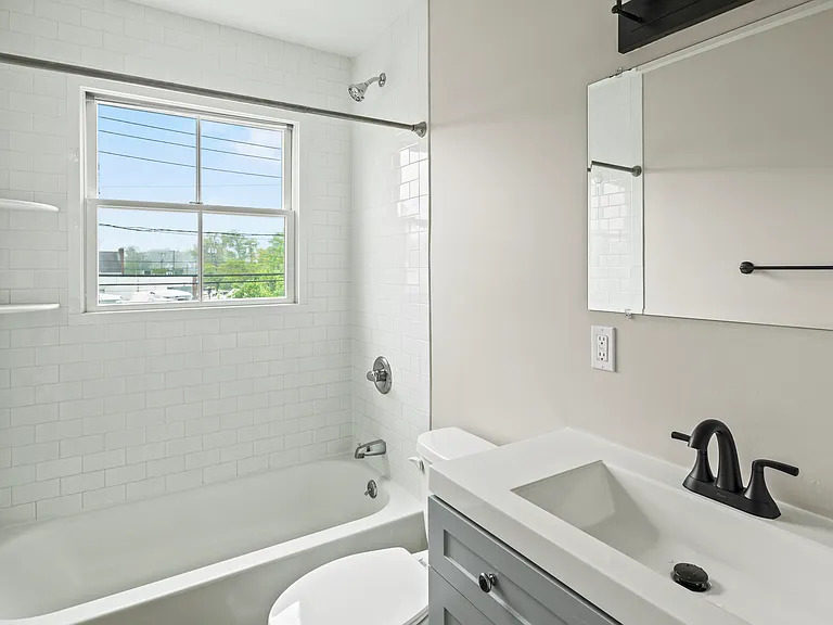269 Bayville Ave #3 — Photo 6