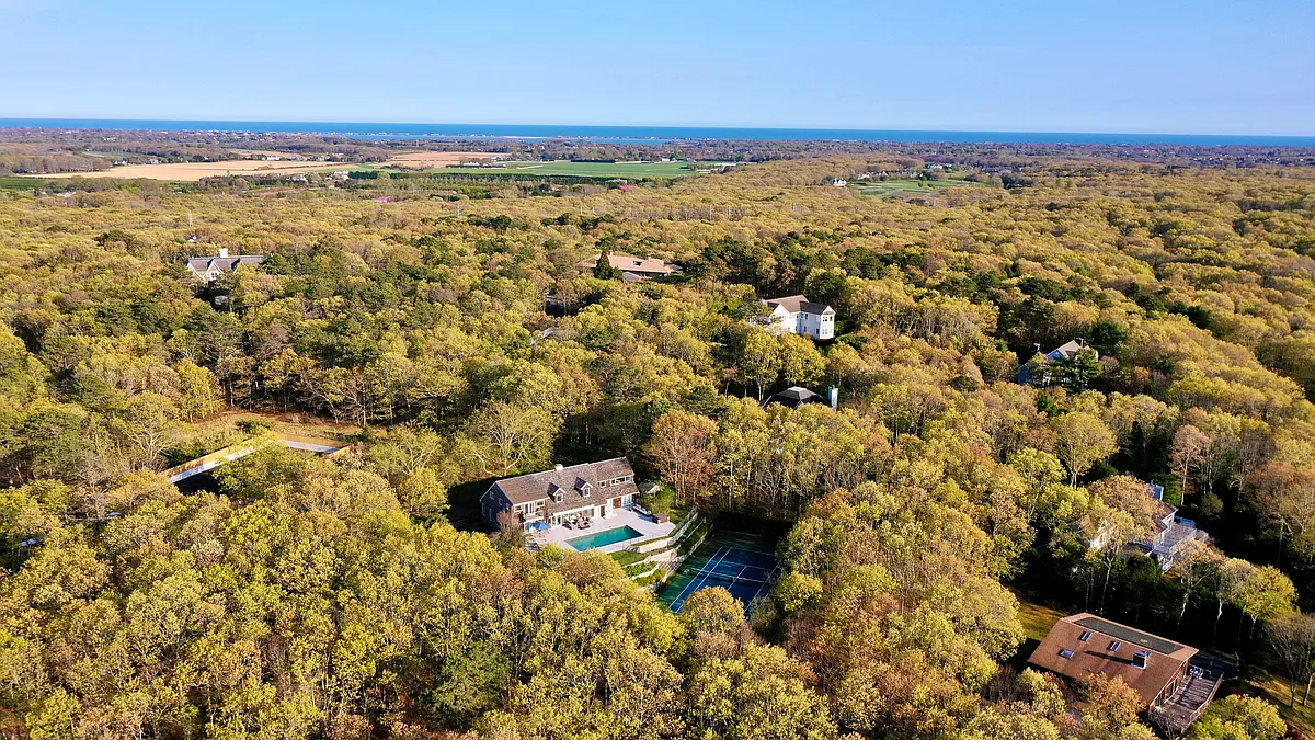 Building Photo - 28 Deer Ridge Trl