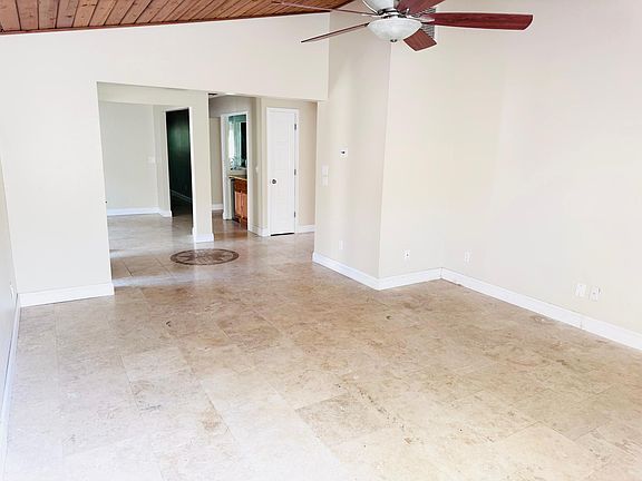 2nd image of 4037 Golfside Dr