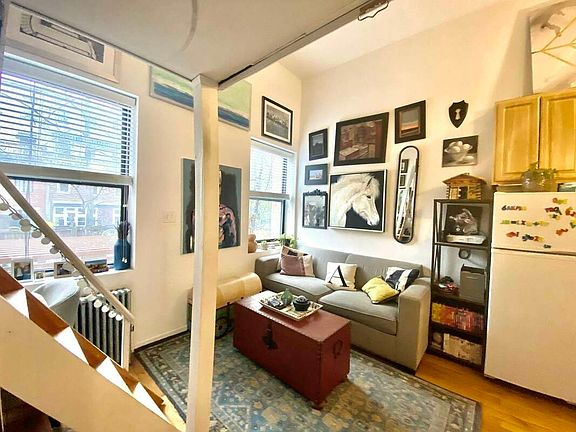 4th image of 320 W 20th St #2A