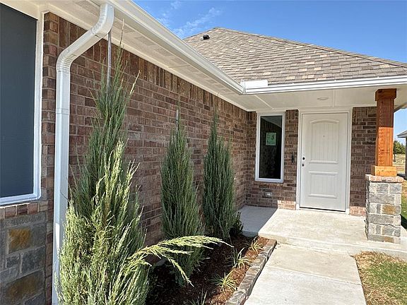 4th image of 1025 SW 139th St
