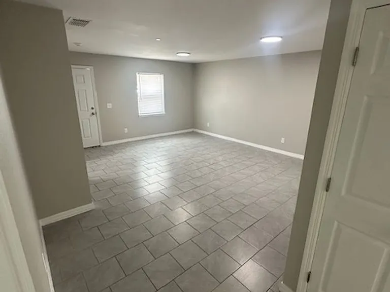 180-210 W Prince Pl — Photo 3