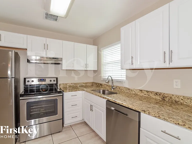 660 Flagler Dr — Photo 6