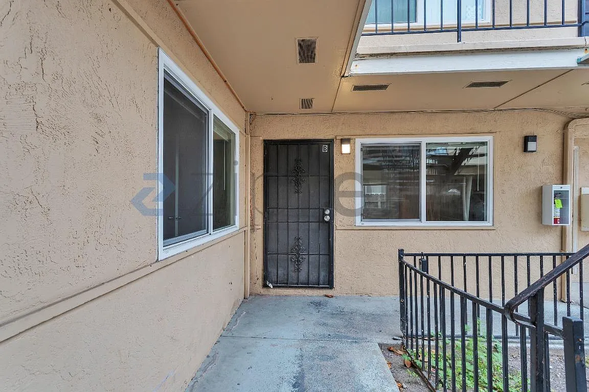 3 bed, 1150 sqft, $2,650 — Photo 3