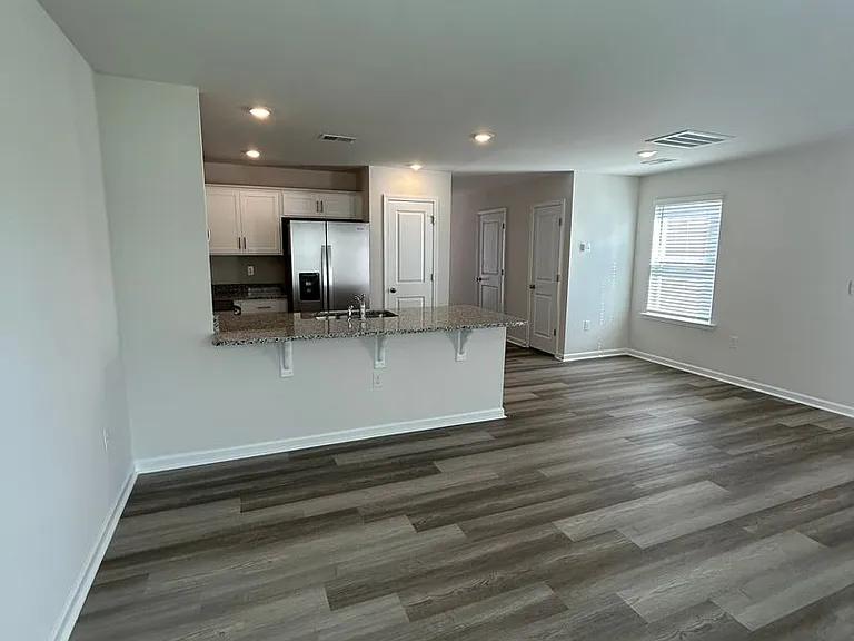 413 Silicon Dr — Photo 14