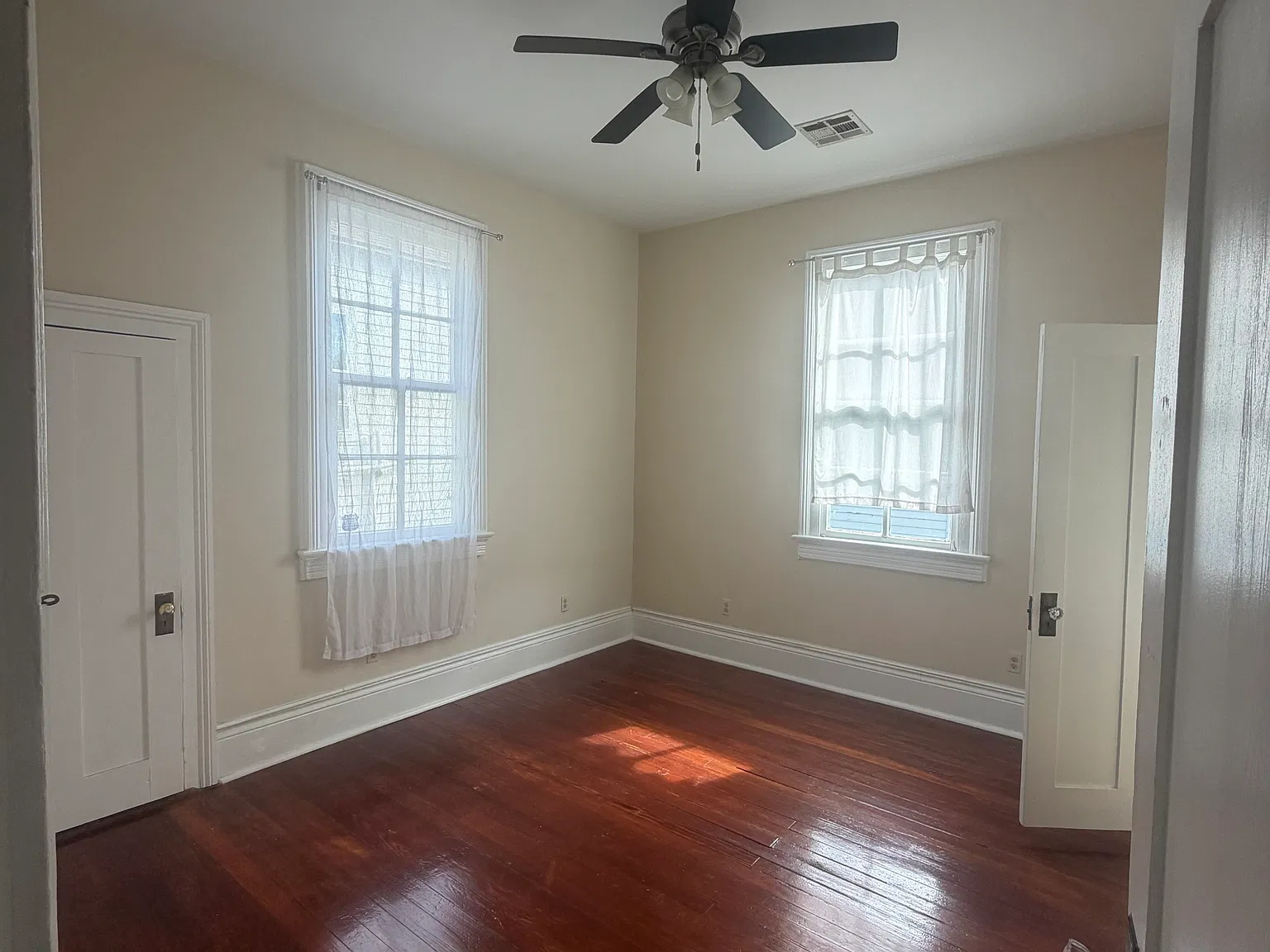 3 bed, 2.5 bath, 1675 sqft, $1,850 — Photo 2
