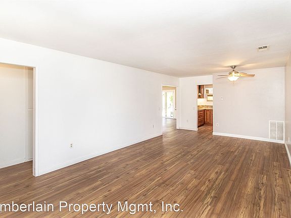 3rd image of 1563 Highridge Dr