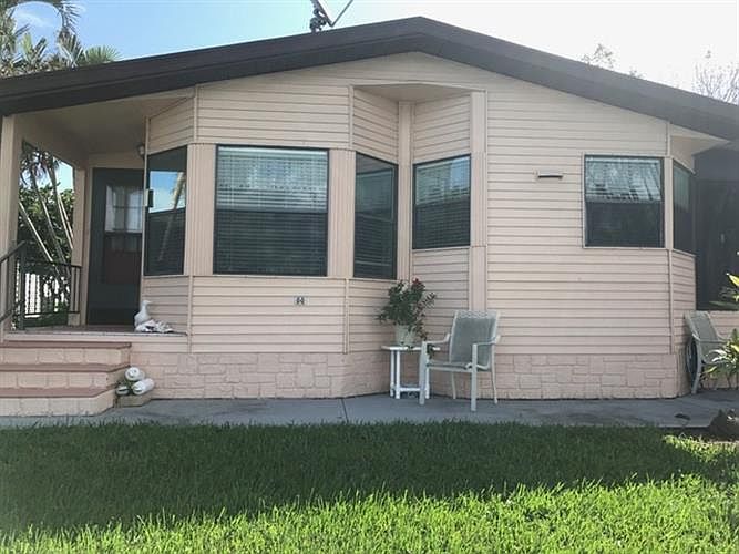 1st image of 2059 E Lakeview Dr
