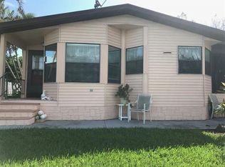 2059 E Lakeview Dr, Sebastian, FL 32958