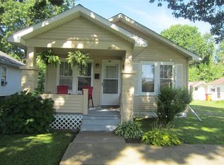 1407 N 6th St, Vandalia, IL 62471