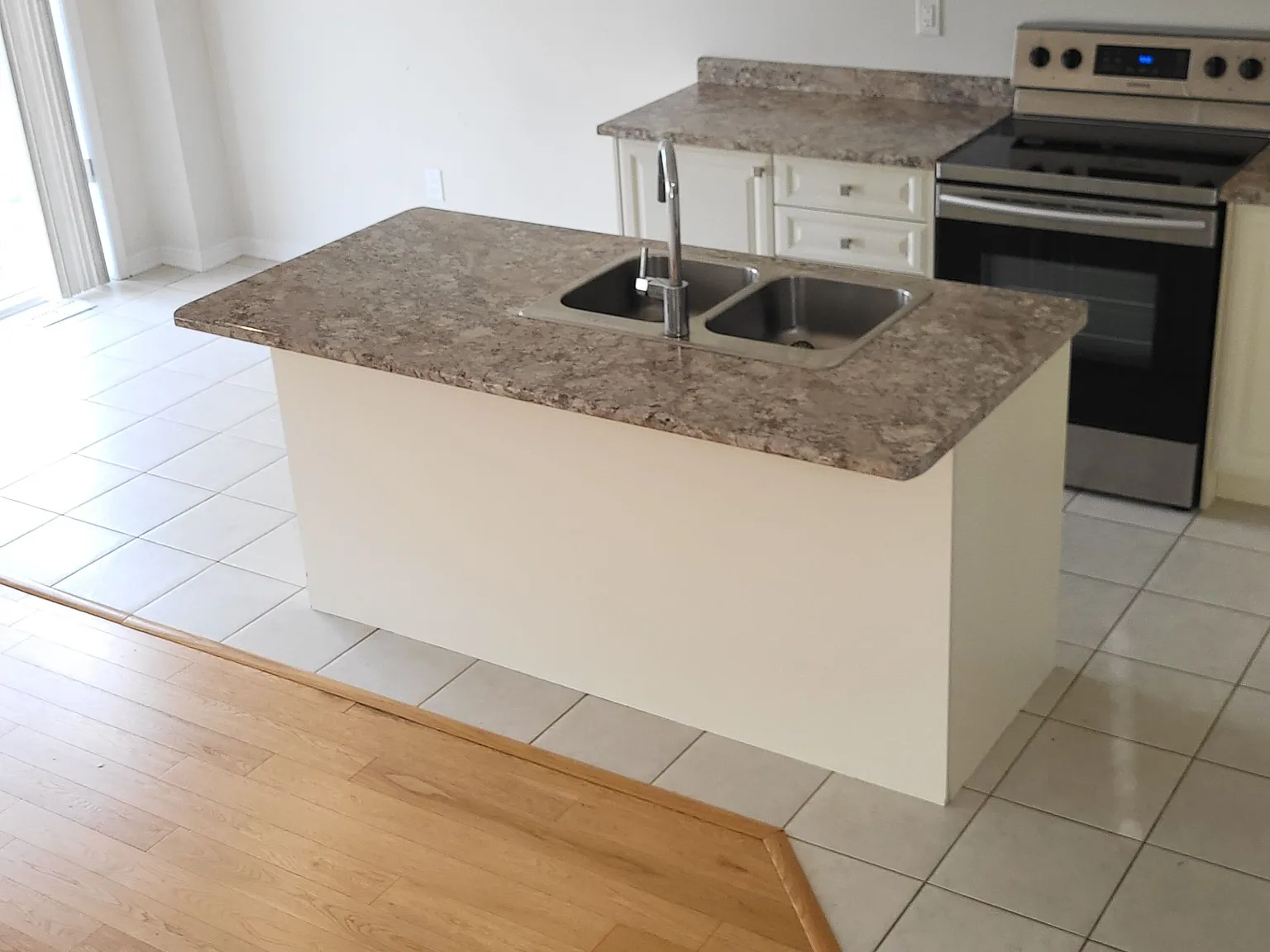 3 bed, $2,600 — Photo 3