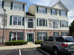 112 Limerick Ln #1, Phillipsburg, NJ 08865
