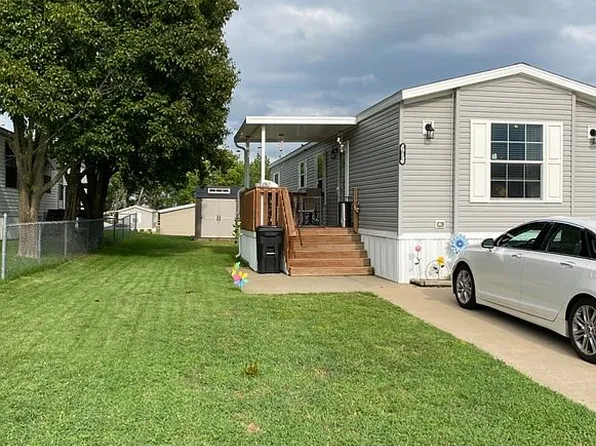 1015 S 74th Ter, Kansas City, KS 66111