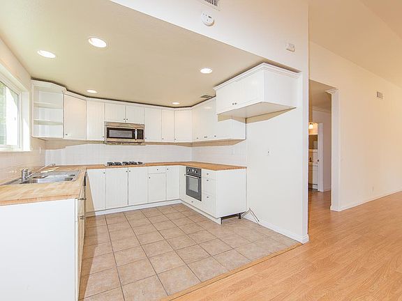 4th image of 668 Cervantes Ct