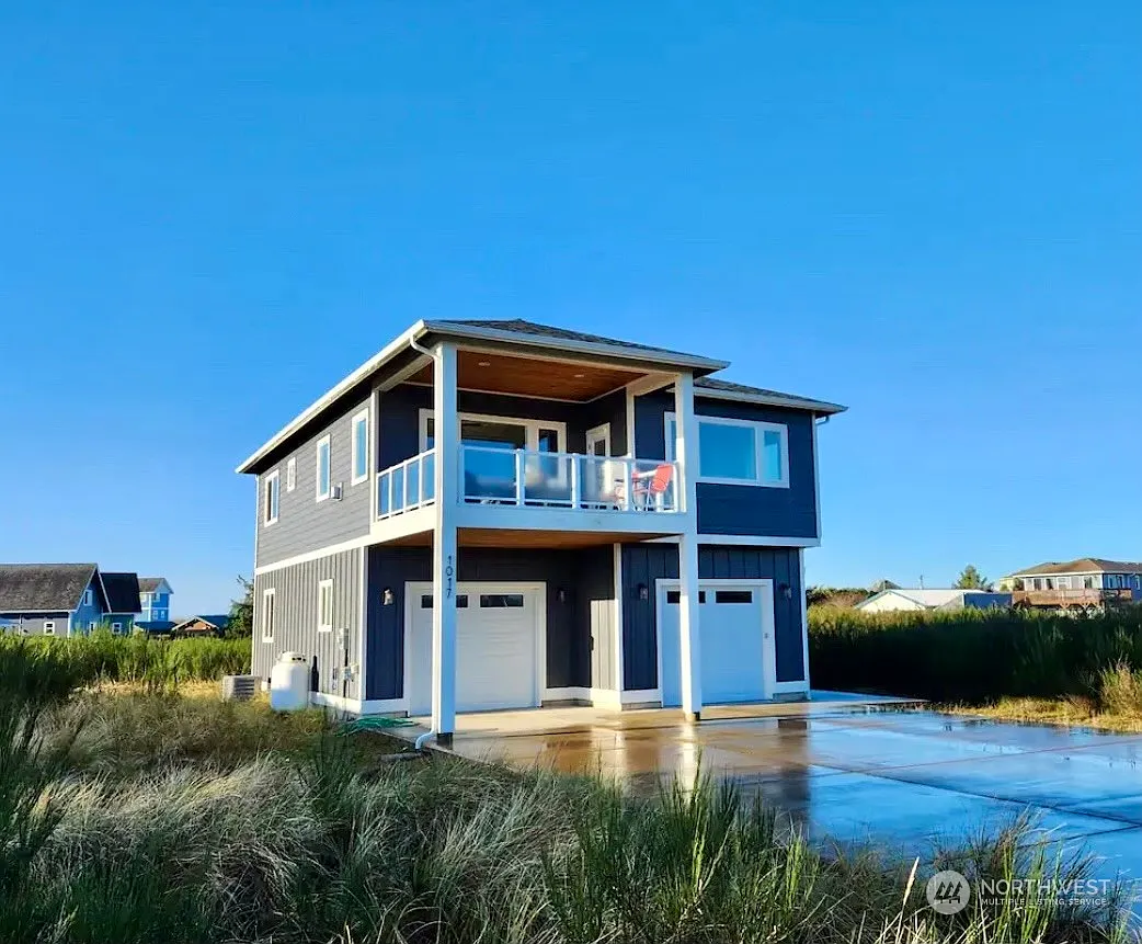 1017 Jetty View Avenue SE photo 1