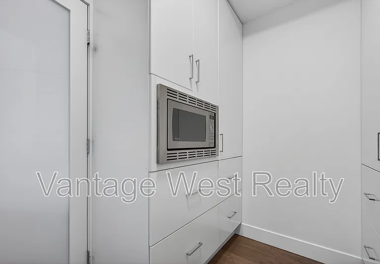 3859 Carrall Rd #1 — Photo 44
