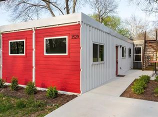 3529 State Line Rd, Kansas City, MO 64111