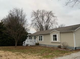 205 E Pocahontas Rd, Highland, IL 62249