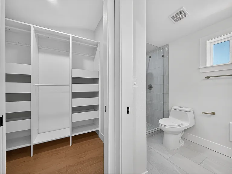 5237 37th Ave NE #B — Photo 10
