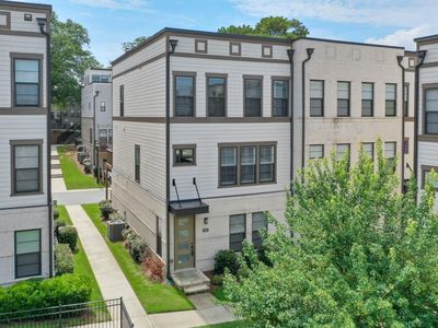 2032 Holtz Ln NW, Atlanta, GA, 30318