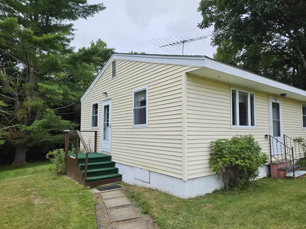 5 Troy Road, Detroit, ME 04929