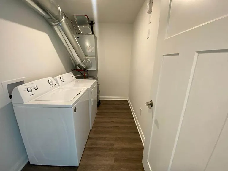 Amelia Place Apartments — Photo 10