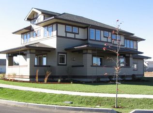 975 NW 13th St, Redmond, OR 97756